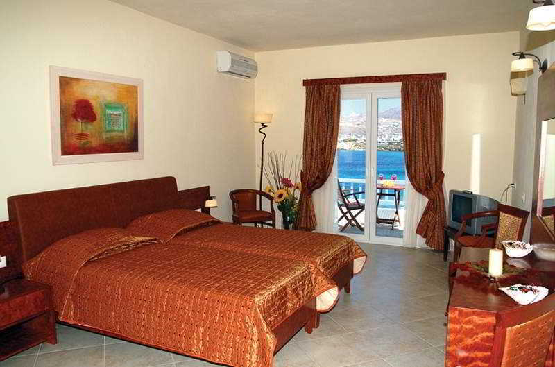 Grand 4* Mykonos Town